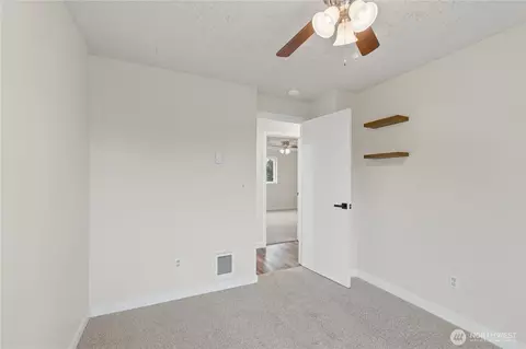 Bedroom - 21717 50th Ave E, Spanaway, WA 98387 photo 4 of 6