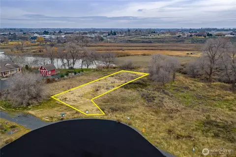 17 Valley Rd NE #17, Moses Lake, WA 98837