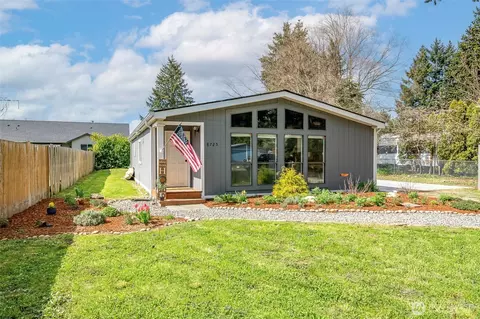 8725 Pepperidge Ln SE, Yelm, WA 98597