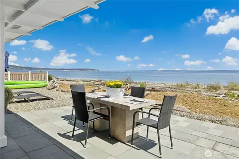 15628 Point Monroe Dr NE, Bainbridge Island, WA 98110