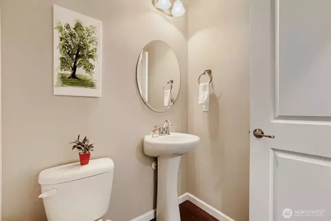 Bath - 4129 187th Pl SE, Bothell, WA 98012 photo 1 of 5