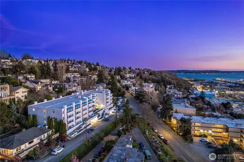 2244 13th Ave W #410, Seattle, WA 98119