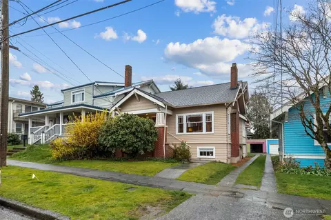 4220 Francis Ave N, Seattle, WA 98103