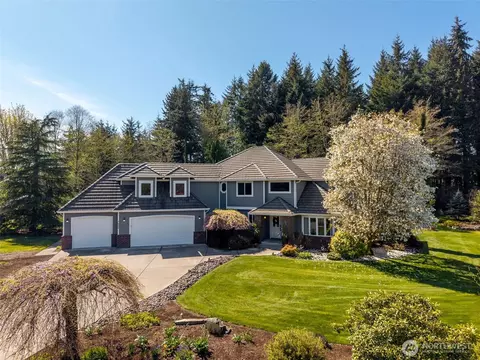 7025 Deerfield Park Dr NE, Olympia, WA 98516