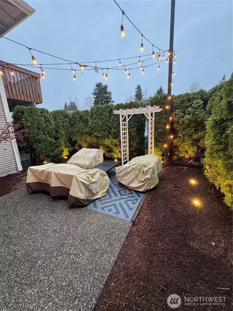 17302 NE 45th St #103, Redmond, WA 98052
