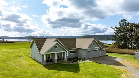 710 Zylstra Rd, Coupeville, WA 98239