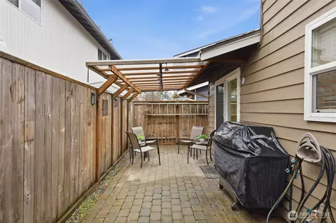Exterior - 1721 Madison St #C, Everett, WA 98203 photo 3 of 3