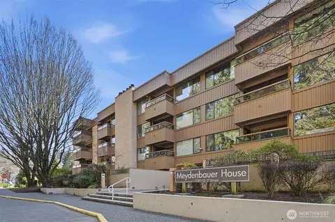 10101 SE 3rd St #402, Bellevue, WA 98004