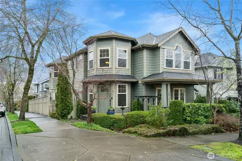2411 30th Ave NE, Issaquah, WA 98029