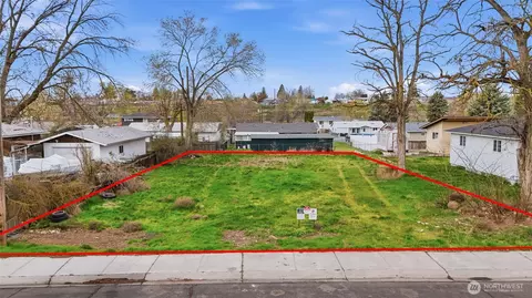 1528 N Buell St, Moses Lake, WA 98837
