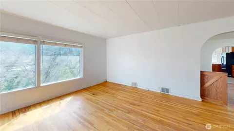 Living - 1803 Juniper, Oroville, WA 98844 photo 3 of 4