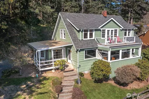 445 Point Lawrence Rd, Olga, WA 98279