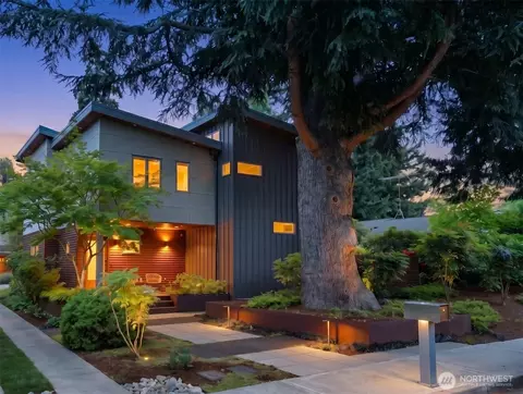 1102 5th St, Kirkland, WA 98033