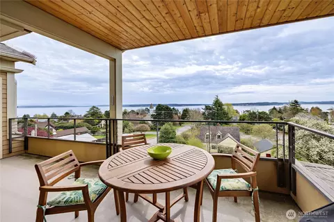 1215 Lawrence St #402, Port Townsend, WA 98368