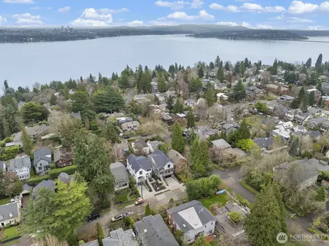 View/Area - 208 35th Ave E, Seattle, WA 98112 photo 2 of 3