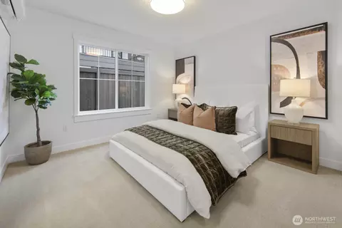 Bedroom - 208 35th Ave E, Seattle, WA 98112 photo 5 of 6