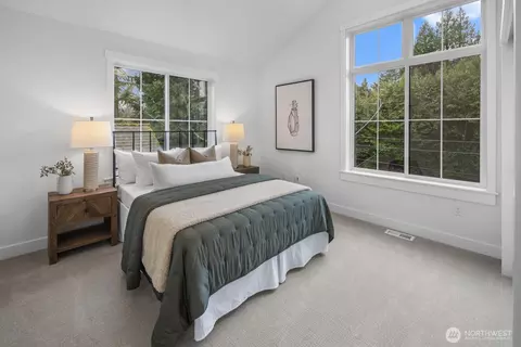 Bedroom - 208 35th Ave E, Seattle, WA 98112 photo 4 of 6