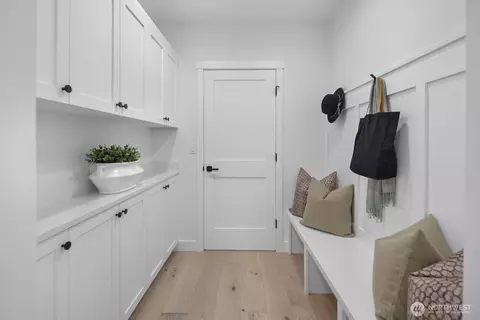 Entry Way - 208 35th Ave E, Seattle, WA 98112 photo 2 of 2