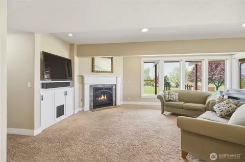 Living - 167 Rawhide Rd, Walla Walla, WA 99362 photo 3 of 3