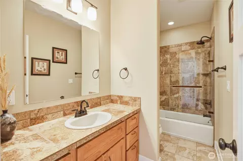 Bath - 167 Rawhide Rd, Walla Walla, WA 99362 photo 5 of 6