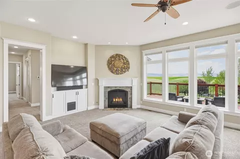 Living - 167 Rawhide Rd, Walla Walla, WA 99362 photo 2 of 3