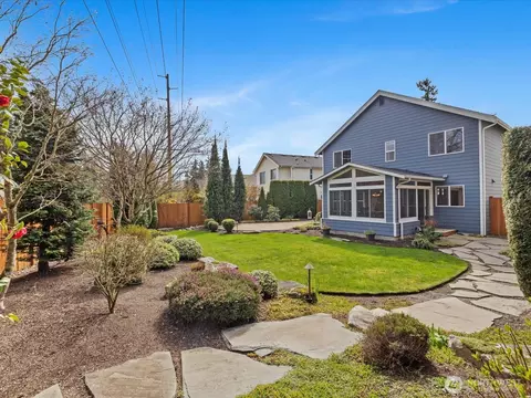 Exterior - 8902 NE 178th St, Bothell, WA 98011 photo 4 of 7