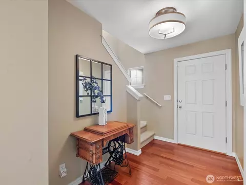 Entry Way - 8902 NE 178th St, Bothell, WA 98011 photo 4 of 5