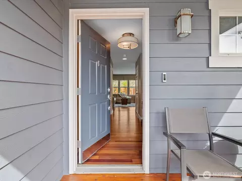 Entry Way - 8902 NE 178th St, Bothell, WA 98011 photo 1 of 5