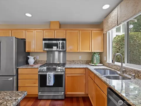 Kitchen - 8902 NE 178th St, Bothell, WA 98011 photo 3 of 5