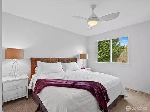 Bedroom - 8902 NE 178th St, Bothell, WA 98011 photo 3 of 4
