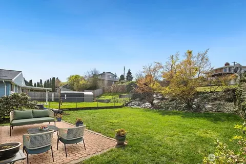 Exterior - 226 Bridge Way, Everett, WA 98201 photo 4 of 7