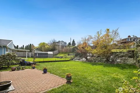 Exterior - 226 Bridge Way, Everett, WA 98201 photo 5 of 7