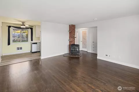 Living - 226 Bridge Way, Everett, WA 98201 photo 5 of 6