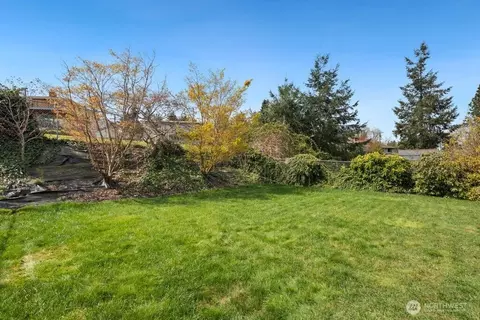 Exterior - 226 Bridge Way, Everett, WA 98201 photo 6 of 7