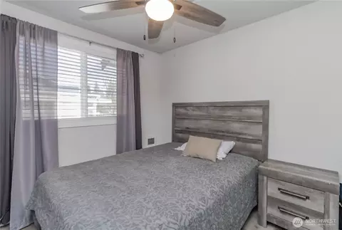 Bedroom - 17224 E 10th Ave, Spanaway, WA 98387 photo 2 of 4