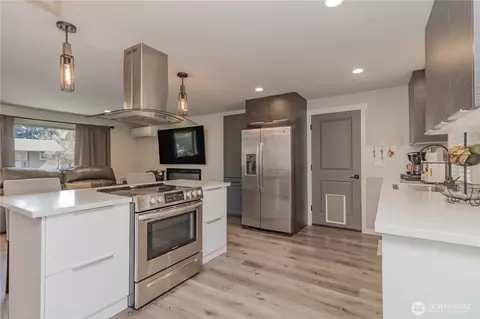 Kitchen - 17224 E 10th Ave, Spanaway, WA 98387 photo 4 of 4