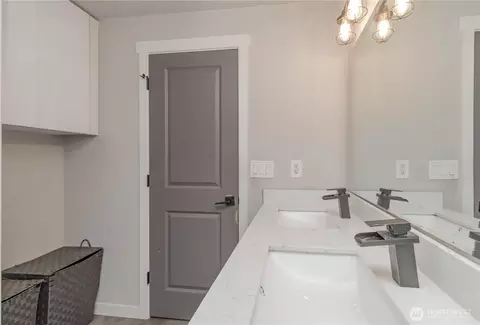 Bath - 17224 E 10th Ave, Spanaway, WA 98387 photo 2 of 2