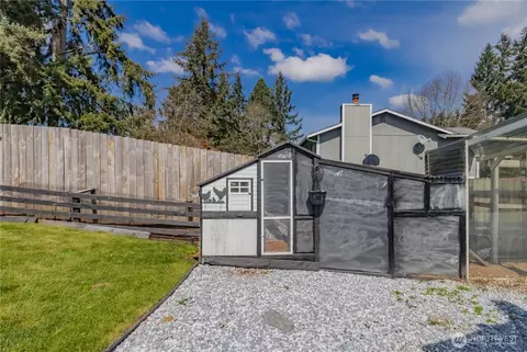 Exterior - 17224 E 10th Ave, Spanaway, WA 98387 photo 8 of 10