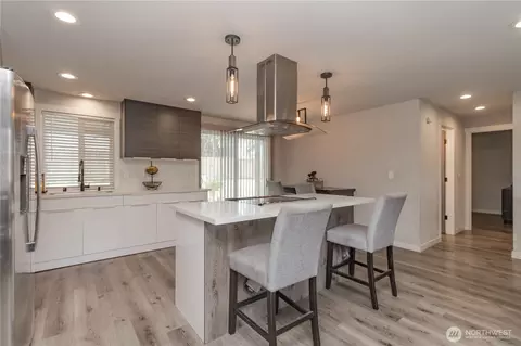 Kitchen - 17224 E 10th Ave, Spanaway, WA 98387 photo 2 of 4
