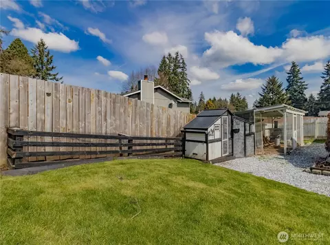 Exterior - 17224 E 10th Ave, Spanaway, WA 98387 photo 9 of 10