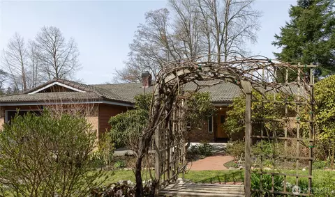 7134 Steelhead Ln, Burlington, WA 98233