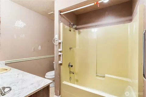 Bath - 23323 49th Ave SE, Bothell, WA 98021 photo 2 of 2