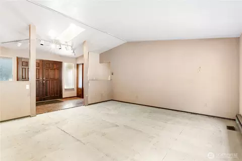 Living - 23323 49th Ave SE, Bothell, WA 98021 photo 2 of 5