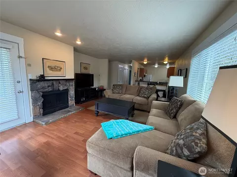 210 NW 26th St #411-12, Long Beach, WA 98631