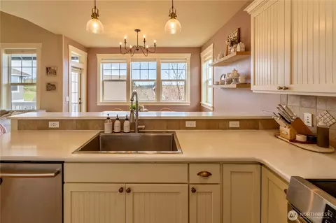 Kitchen - 71 Craftsman Ct, Sequim, WA 98382 photo 4 of 4
