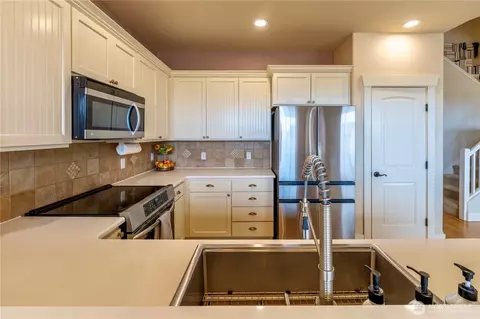Kitchen - 71 Craftsman Ct, Sequim, WA 98382 photo 2 of 4