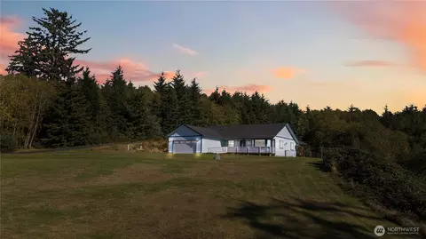 58 Alger Creek Heights Rd, Cathlamet, WA 98612