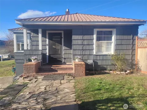 109 Antwine Ave S, Tonasket, WA 98855
