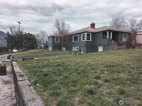 109 Antwine Ave S, Tonasket, WA 98855