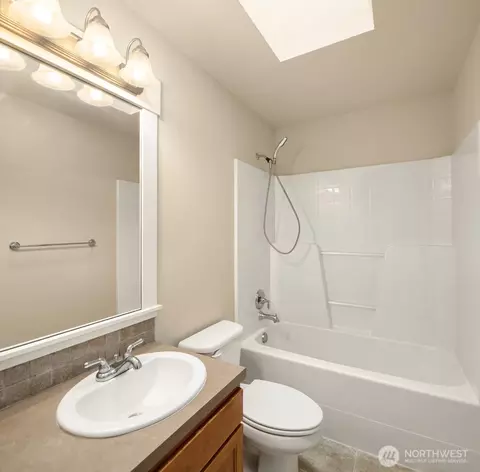 Bath - 17002 16th Dr SE, Bothell, WA 98012 photo 4 of 4